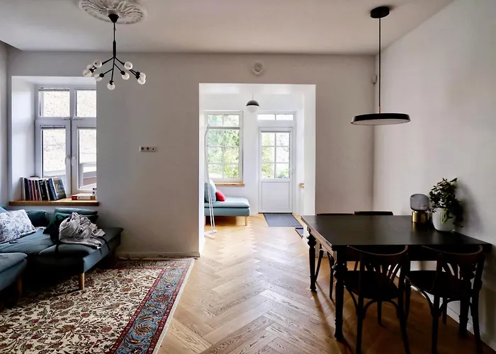 New! Warm And Cosy Apartment With Private Entrance And Parking In A City Center